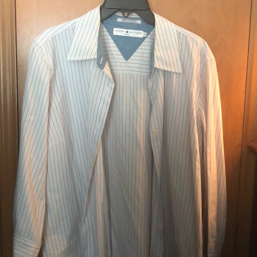 TH women’s button front shirt size 20